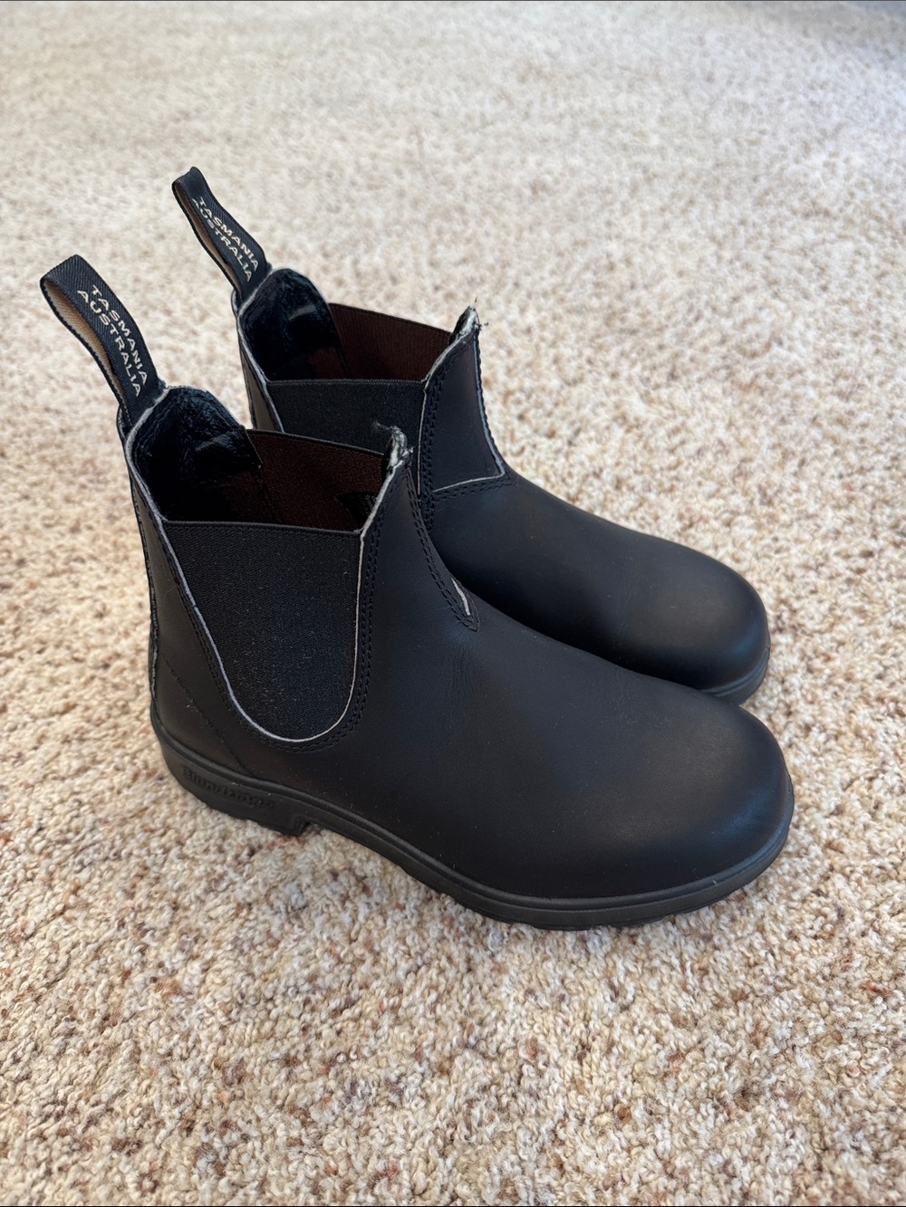 Blundstone Matte Black Slip-On Chelsea Boots Size 6 (women’s)